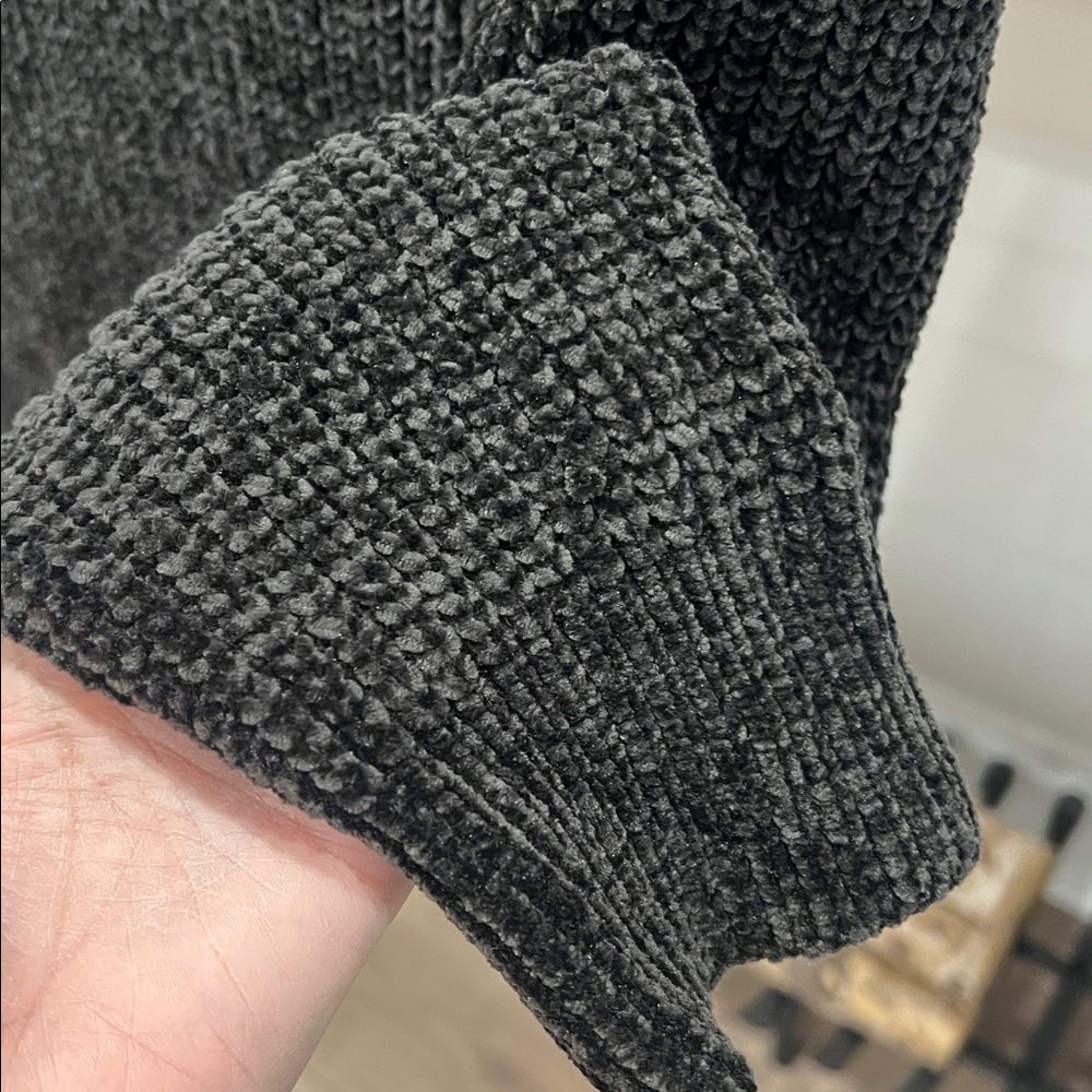 #137-Urban outfitters Sweater - Picture 4 of 7